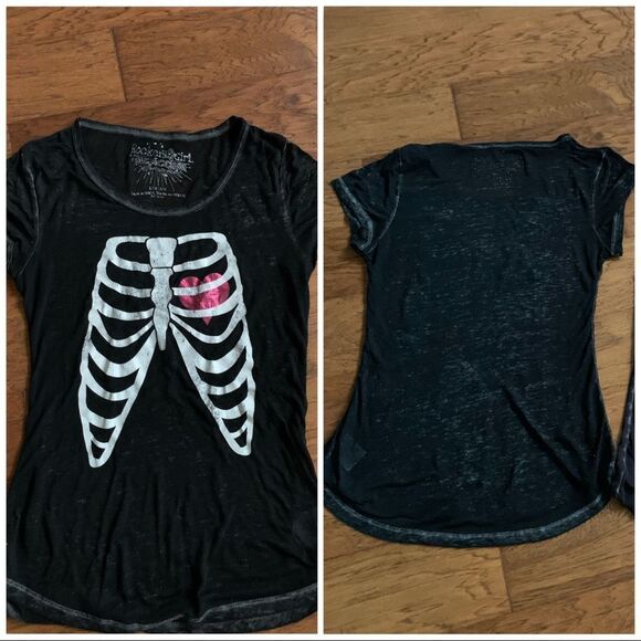 Bundle of 3 Halloween T Shirts - Picture 5 of 9
